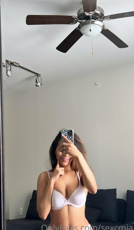 sexcmia ポルノモデル 画像