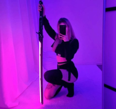 Yakisa uwu 独占スター 写真
