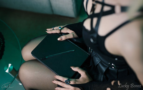 LuckyBonez top profile image