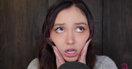 Quantum ASMR アダルトモデル 写真