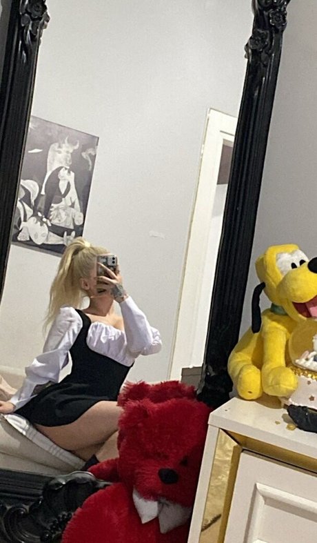 Elif Filyos セックスモデル 写真