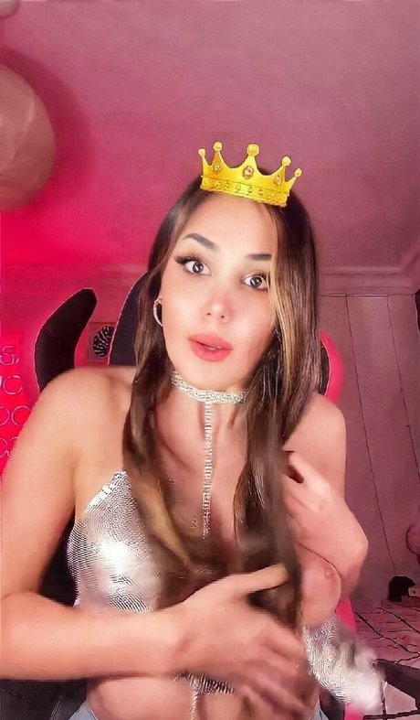 Kardelen Toprak 素敵なポルノスター 写真