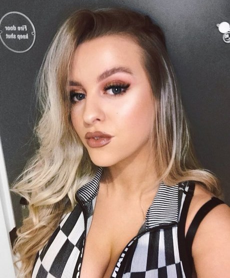 Amber Rose Brightman 裸のポルノスター ギャラリー