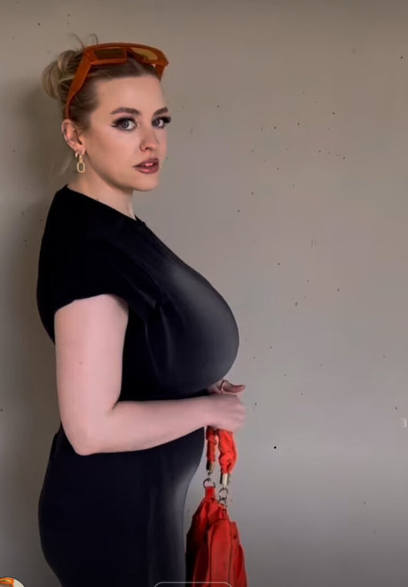 Amber Rose Brightman アートスター 画像