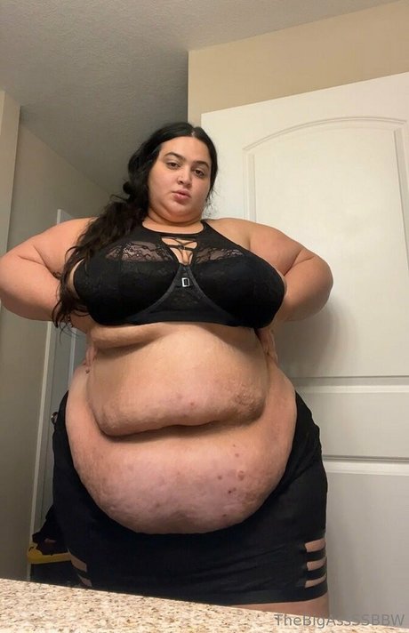 小柄な黒檀のオンリーファンズ 無料セクシー 写真