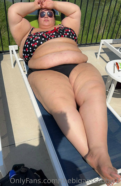 thebigassssbbw1 美しいモデル 写真