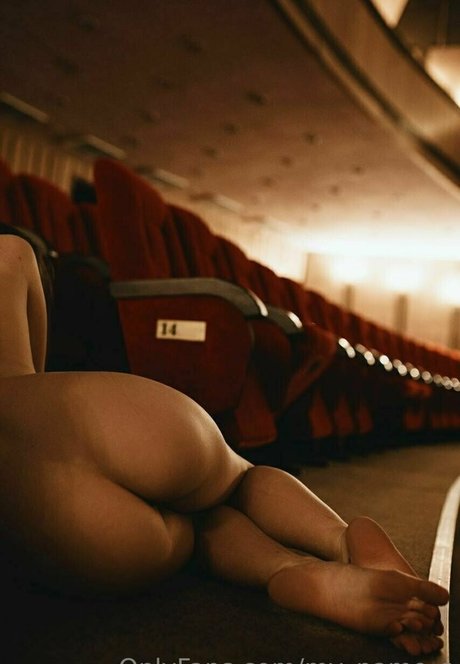 アジア人のおっぱいオンリーファンズ セックス 写真