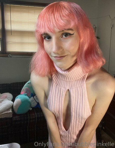 Bubblepinkelle セクシーモデル 写真