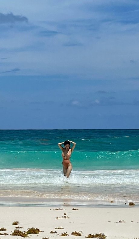 Mari Bambei エロティックモデル 写真