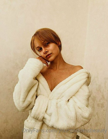 yourgoddessbeauty トップスター 写真