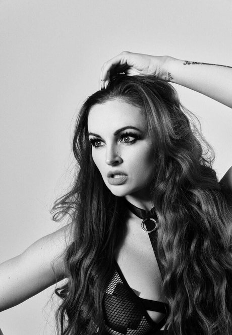 Maria Kanellis ヌードモデル 画像