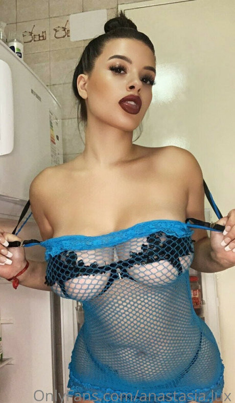 Anastasia lux ヌード女優 写真