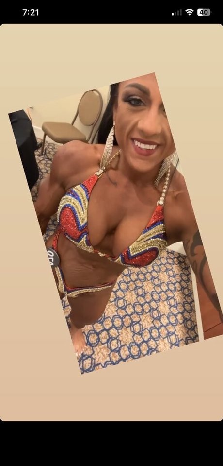 bree physique ifbbpro 完璧なスター 写真