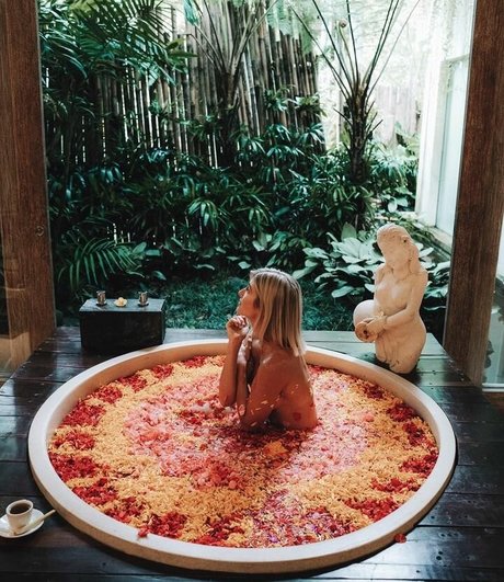 Lauren Bullen スター ヌード 画像