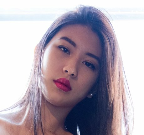Fionaylin 無料女優 写真