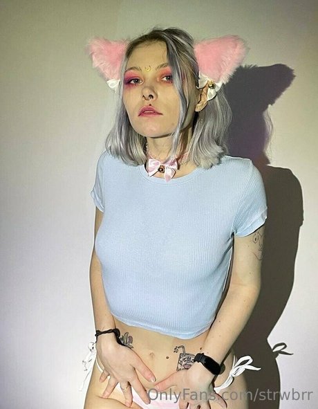 strwbrr ヌードのポルノスター 写真