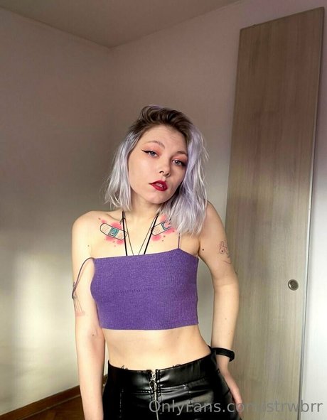 strwbrr エロティックモデル 写真