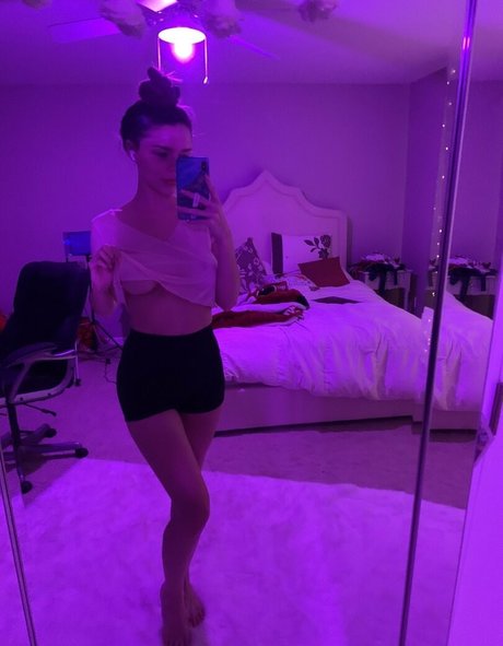 ティーンのおっぱいオンリーファンズ ホットxxx 画像
