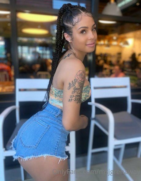 Jasmine Grenaway 裸モデル 画像