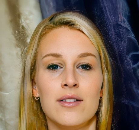 Cassie Popcorn アダルト女優 写真