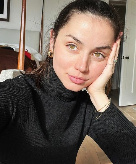 Ana De Armas セックスポルノスター ギャラリー