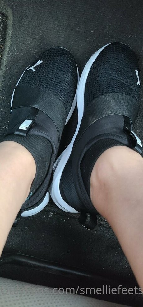 smelliefeetsweetie セックスモデル 画像