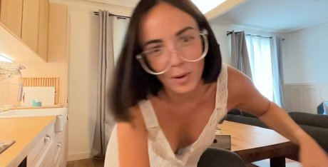 Agathe Auproux アダルト女優 写真