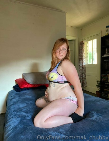 mak chubby 裸のスター 画像