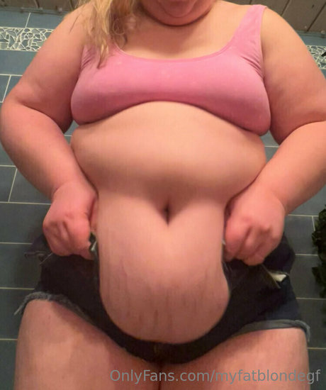 myfatblondegf スター 裸 写真
