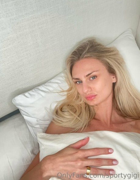 gigixgossiptalk 裸モデル 写真