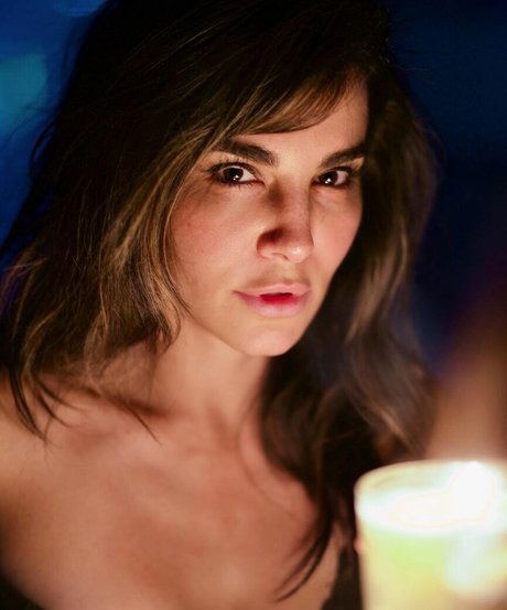 Martha Higareda HDスター 写真