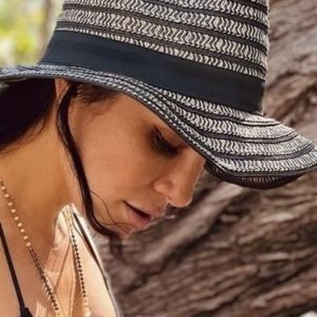 Martha Higareda スター ヌード 写真