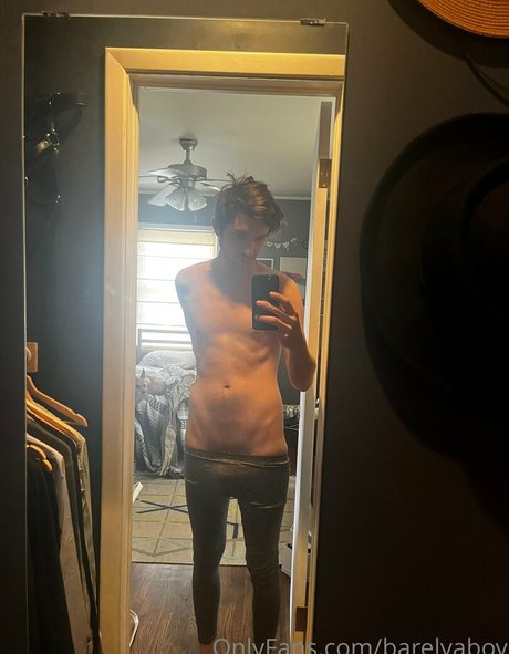 barelyaboy 美しいモデル 写真