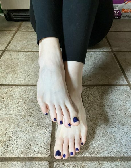 loritoes32 独占女優 画像