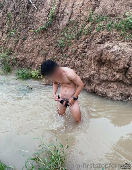 firststepforman ポルノスター ヌード 写真