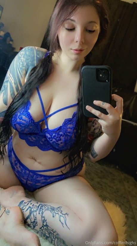 coffinthighs ホットなポルノスター 画像