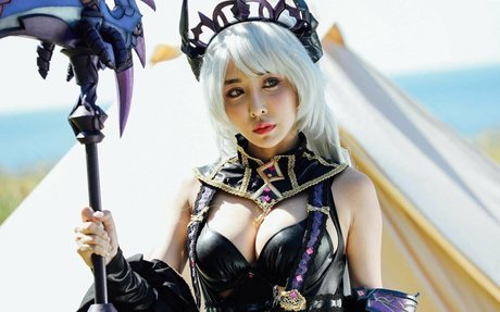 ベビーシッターオンリーファンズ セクシー裸 写真
