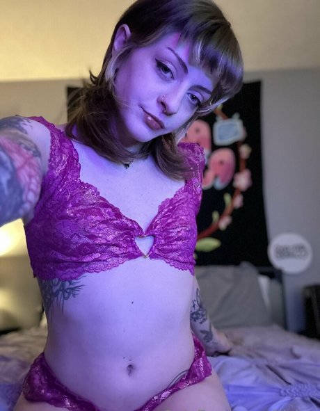 lilslag ヌード女優 画像