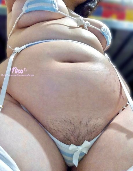 Tinyvampfangs 女優 画像