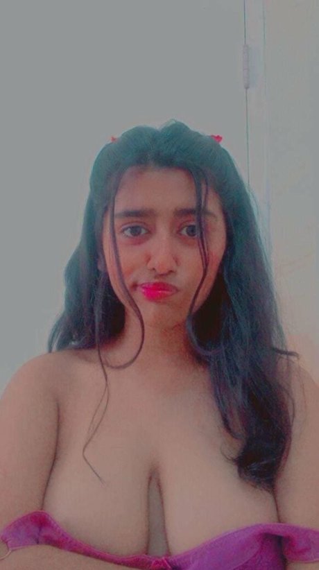 Sanjana Saba セックススター 写真