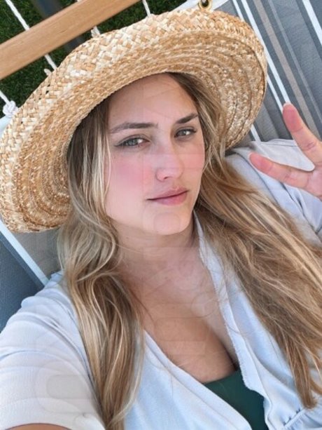 Naomi Kyle ポルノモデル 写真