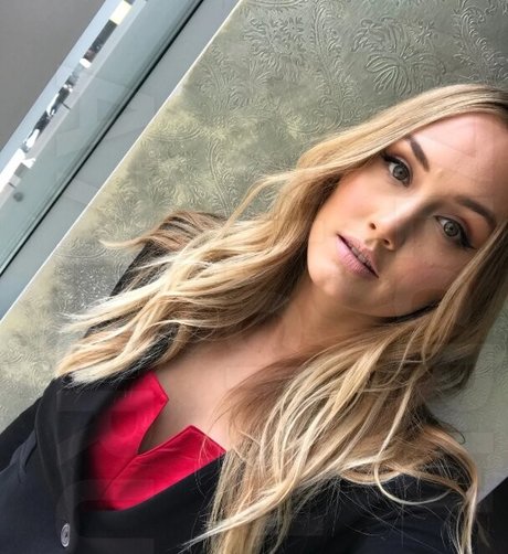 Naomi Kyle スター ギャラリー