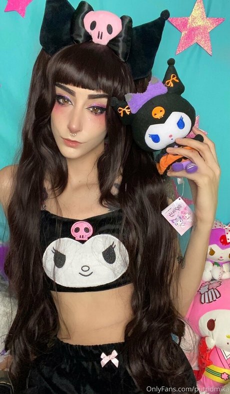 putridmika エロティックなモデル 画像