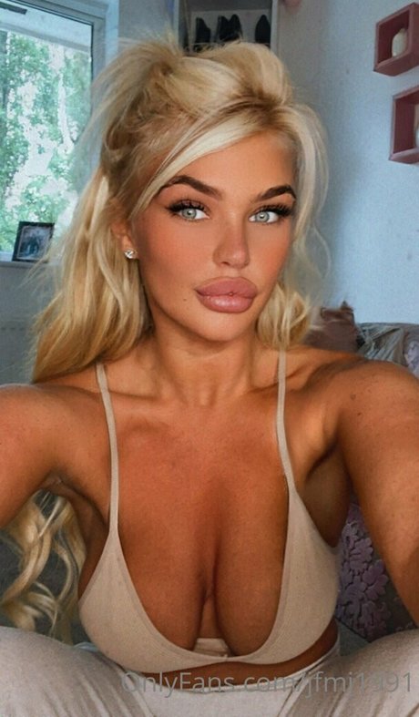 Jessica Jensen モデル 写真