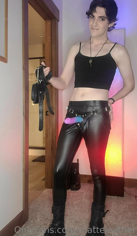 matteleather ポルノスター 写真
