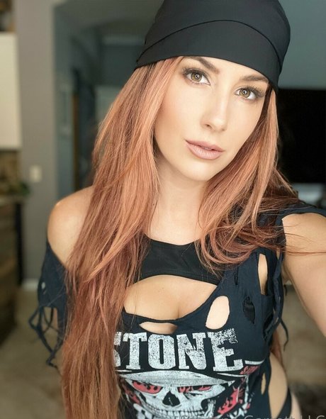 Santana Garrett 完璧なポルノスター ギャラリー