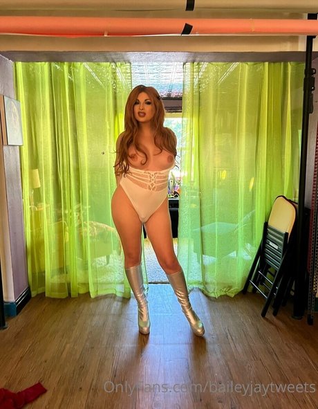 baileyjaytweets アダルト女優 写真