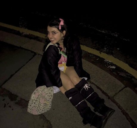 ショートヘアのティーンズOnlyFans ホット裸 画像