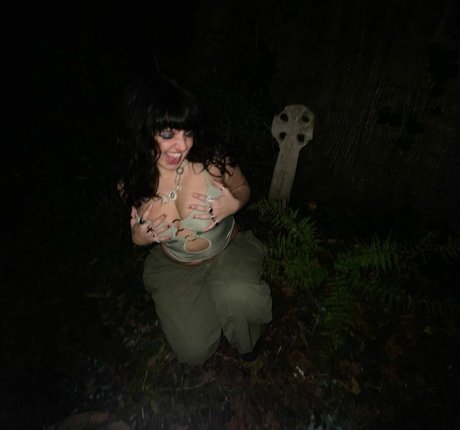 Maddy Adderley エロティックモデル 画像