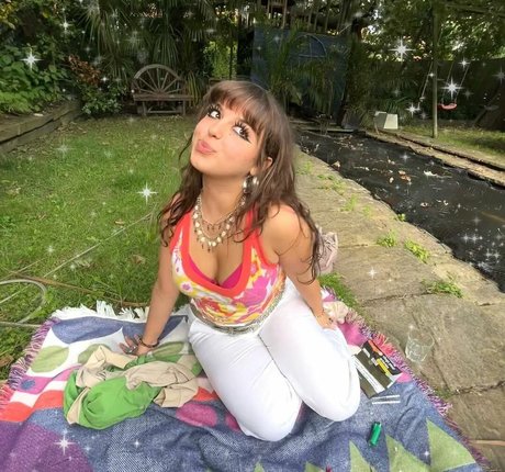 Maddy Adderley トップモデル 画像